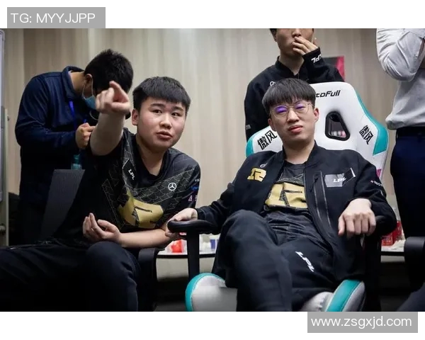 DOTA2战术FPX的全方位压制体系与团队协作策略分析 DOTA2战术FPX的全方位压制体系与团队协作策略分析